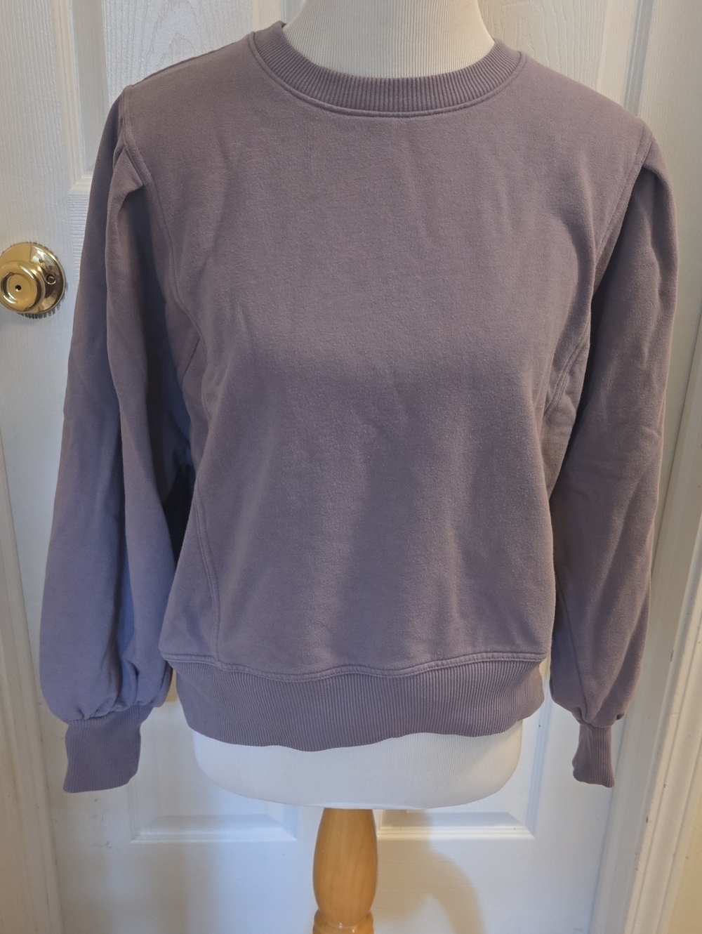 Women's Lavender Crewneck Sweatshirt Size L